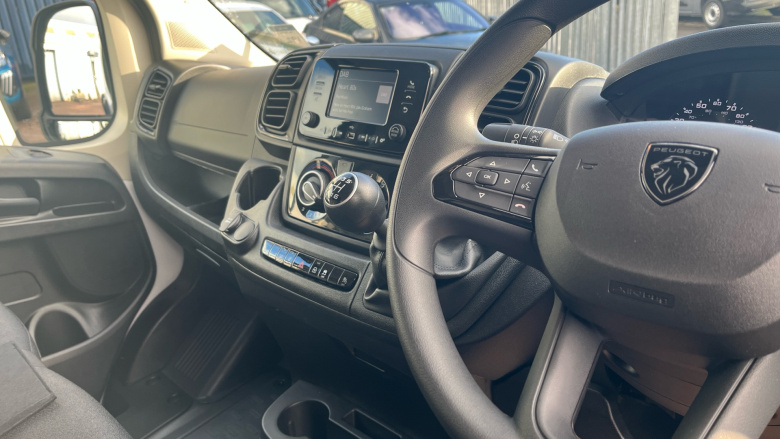 Peugeot Boxer 3500 L2 Diesel 2.2 BlueHDi 140 H1 Van Professional